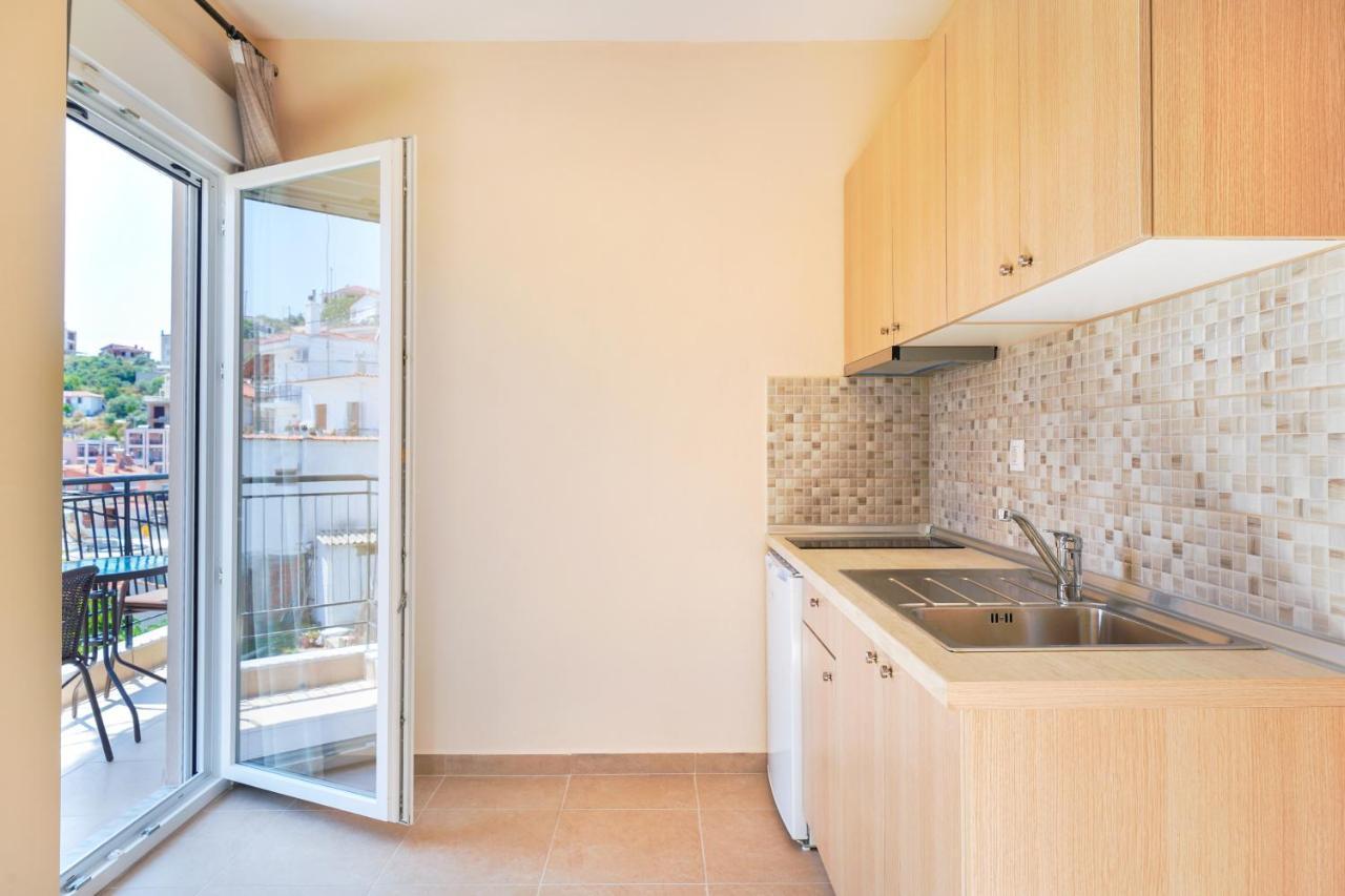Theodore Apartment *